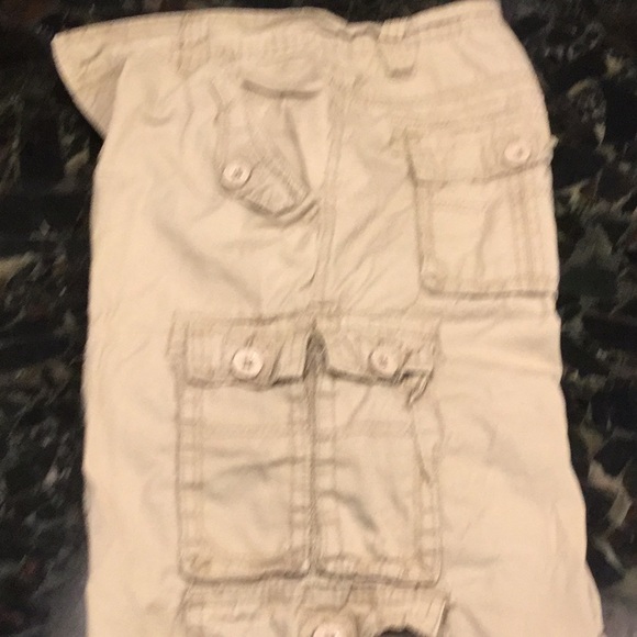 Shorts - Picture 2 of 4